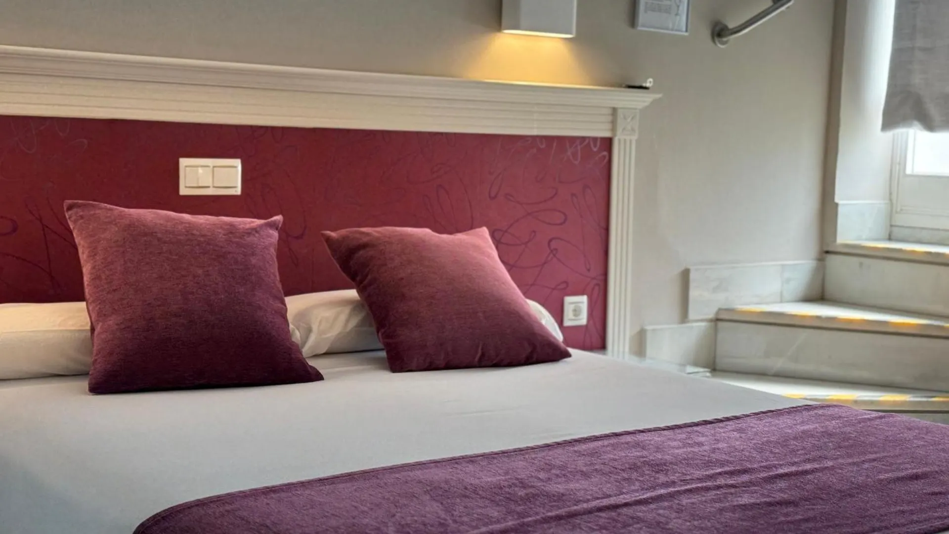Hotel Plaza Cavana Nerja 3*,  Spanien