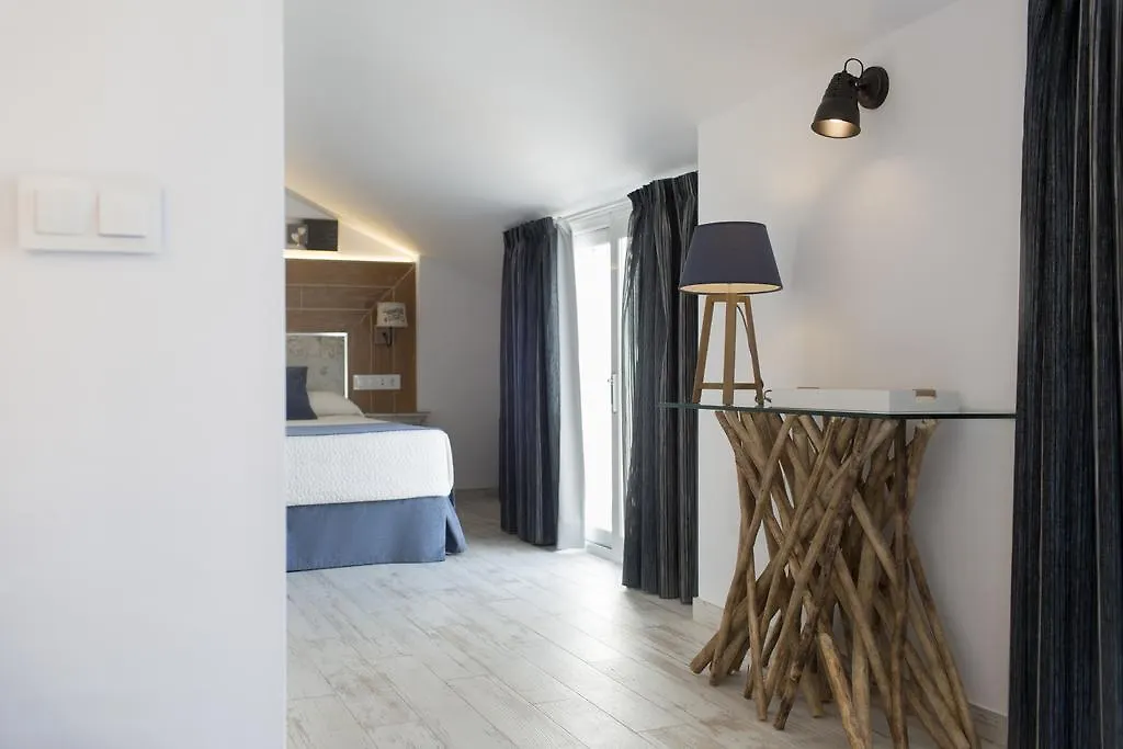 Hotel Plaza Cavana Nerja 3*,