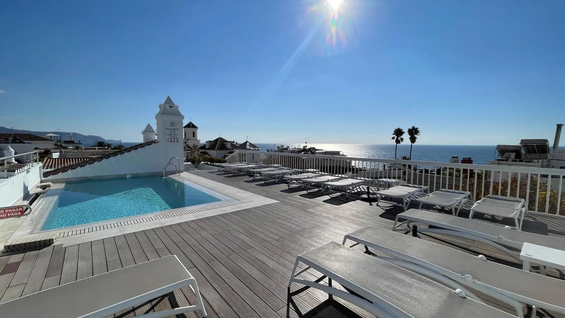 Hotel Plaza Cavana contacts