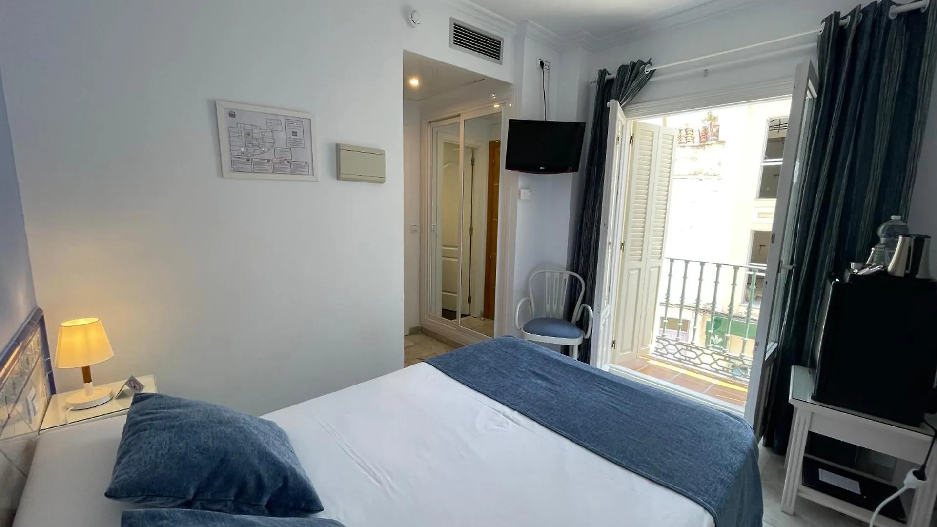 Hotel Plaza Cavana Nerja Hiszpania
