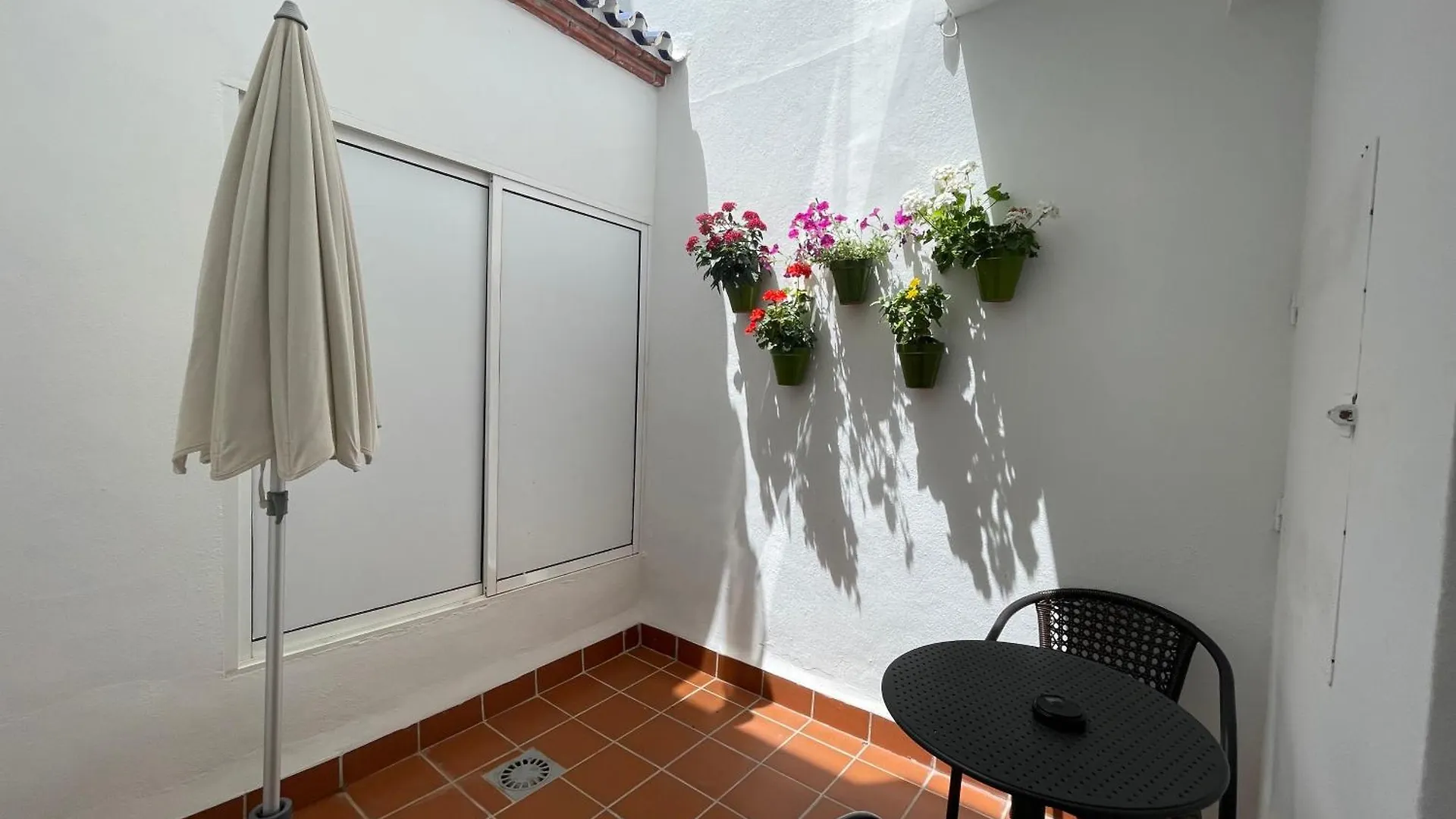 Hotel Plaza Cavana Nerja 3*,  Hiszpania